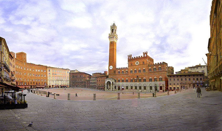 Siena's world-famous piazza del Campo