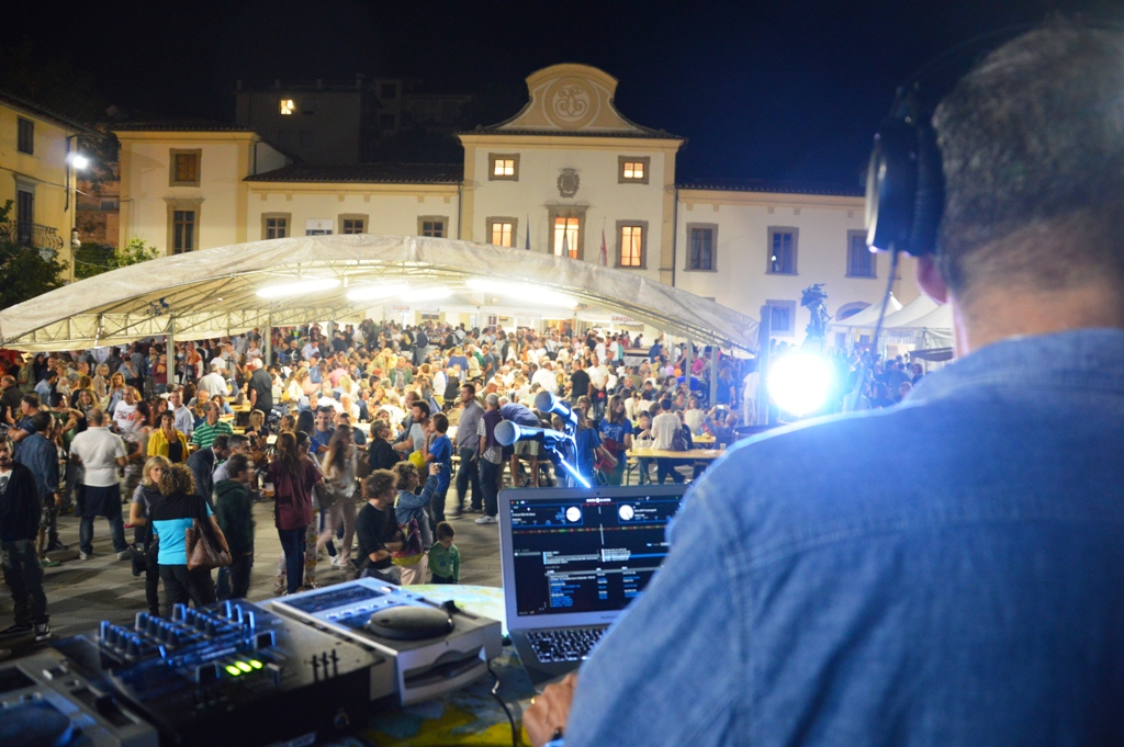 Party in the piazza for Cookstock in Pontassieve, 30 minutes from Florence