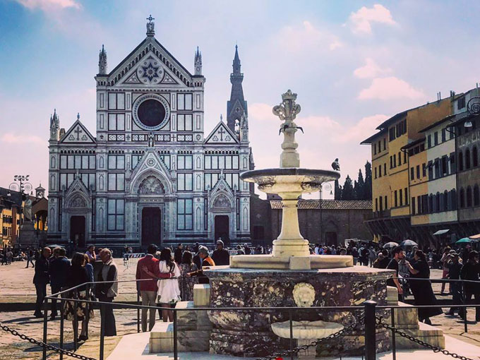 bilag Blitz så meget The piazza Santa Croce fountain | The Florentine