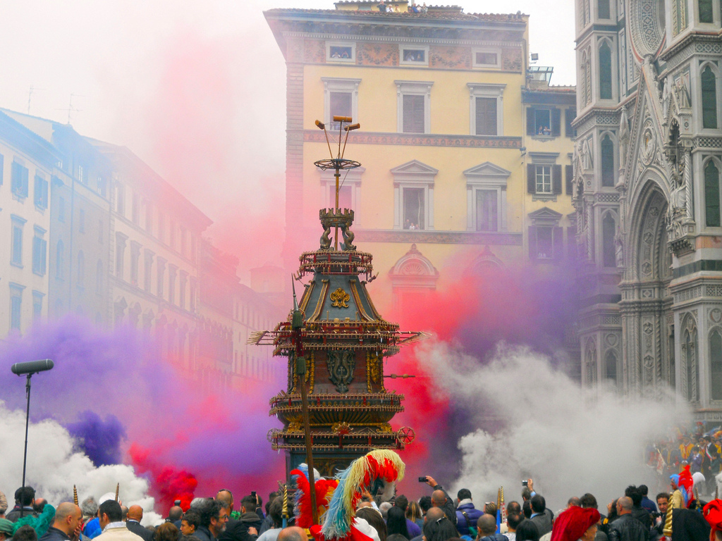 Florence's exploding cart is a hit with Florentines and tourists alike.