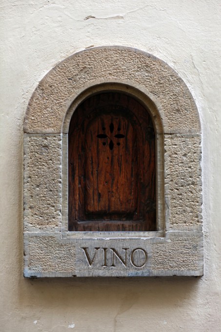 wine-window-florence-3