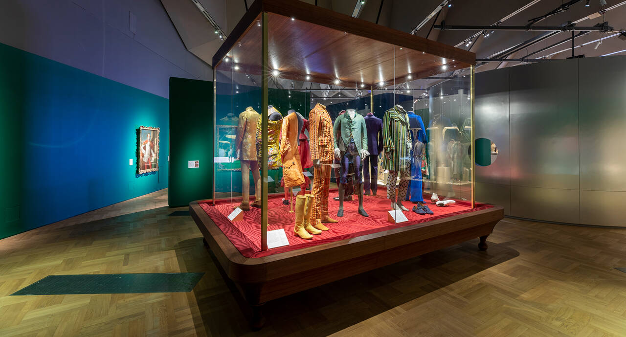 Gucci sponsors V&A “Fashioning Masculinities” exhibition