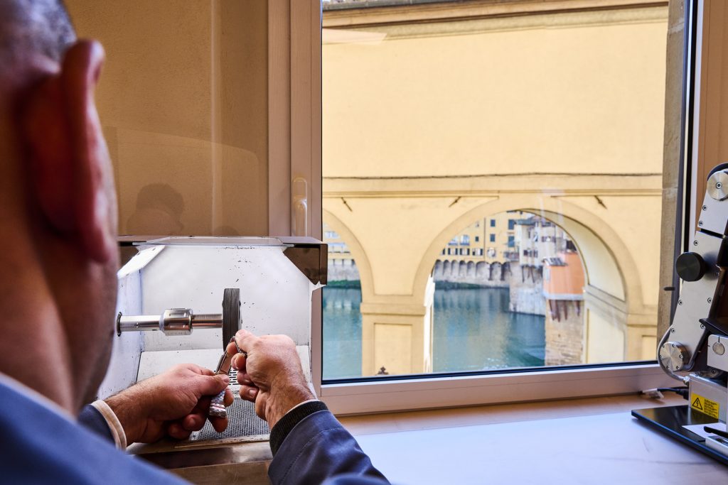 Perhiasan bersejarah Cassetti membuka pusat layanan arloji di Ponte Vecchio