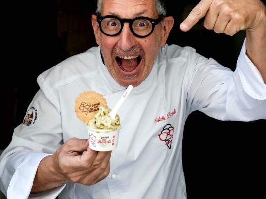 Vetulio Bondi with his ice cream. Ph. Marco Badiani