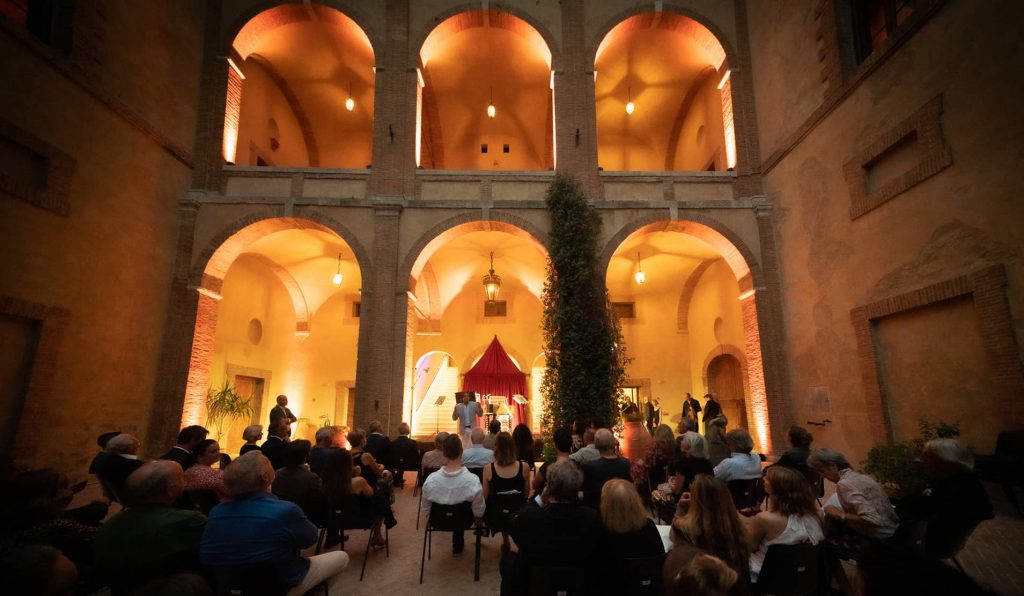 Argiano Baroque Music Festival, Courtyard fills with performers and enthralled audiences
