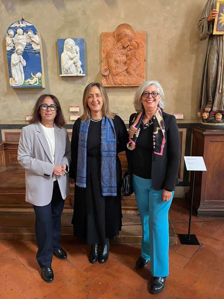 From left Ilaria Ciseri_Paola D'Agostino and Antonella Ranaldi in front of the Madonna in via PIetrapiana
