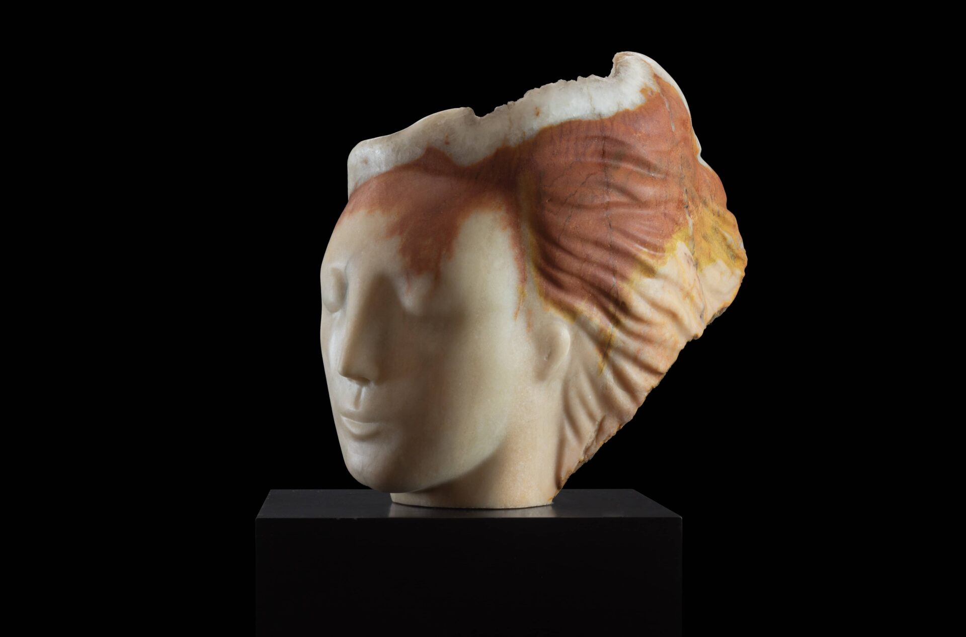 Inscrito no Coração: Emily Young na Galeria Fracione