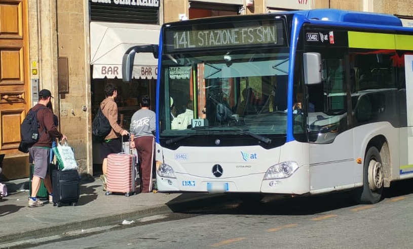 Incêndio atinge 19 ônibus na rodoviária da Autolinee Toscane