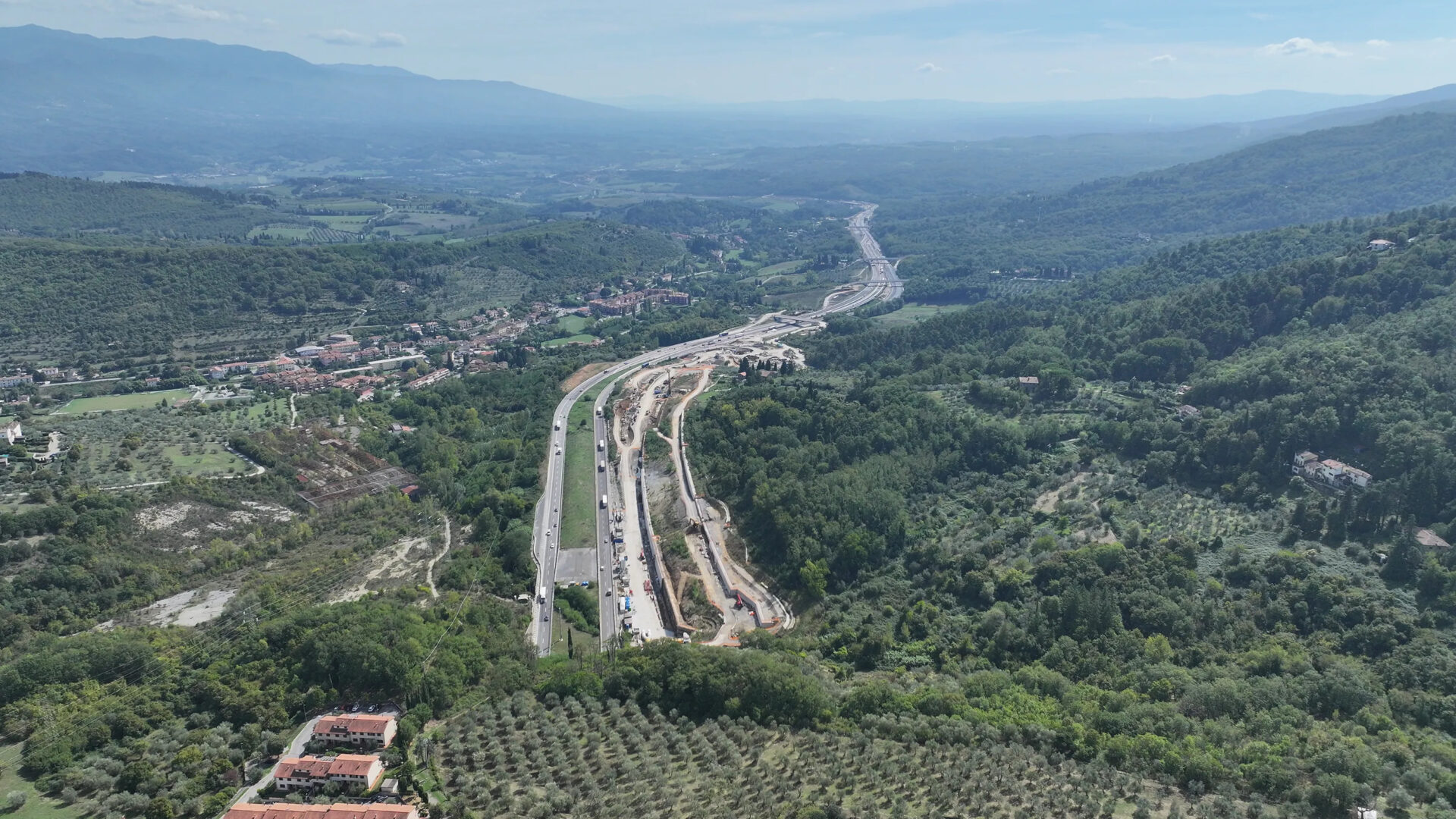 Expansão da A1 atinge marco, túnel de San Donato rompe